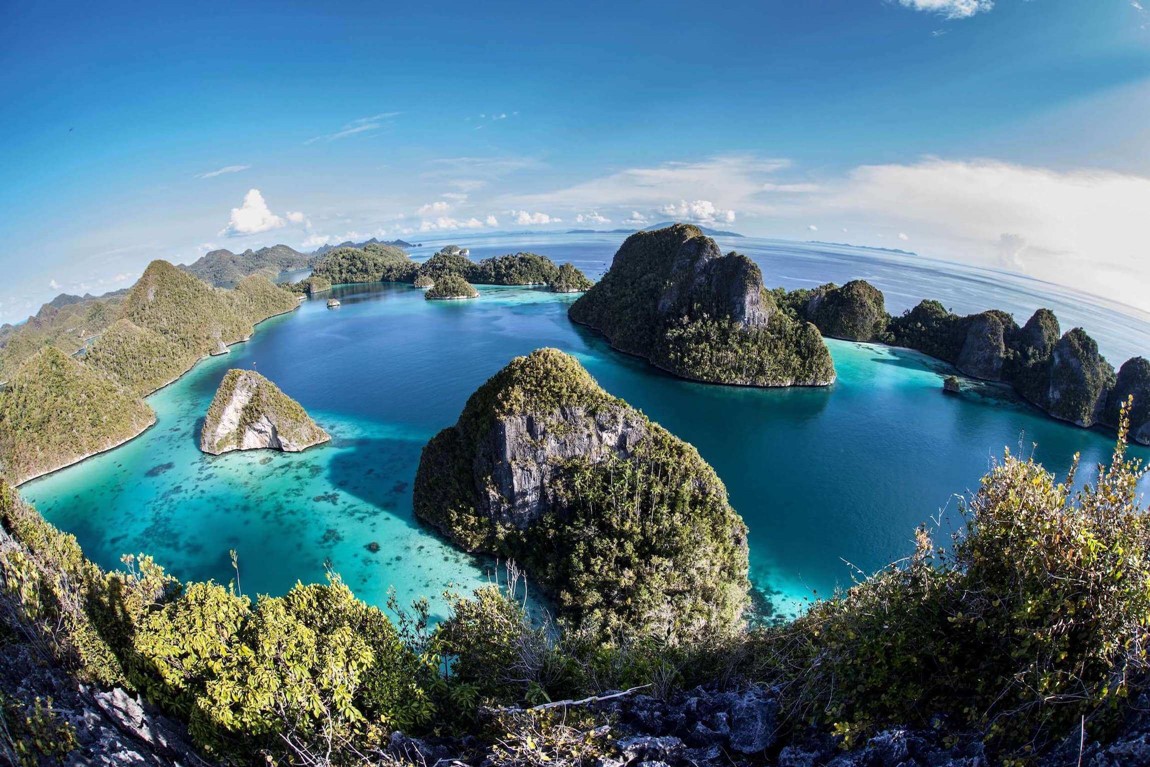 Paket Wisata Manado Ke Raja Ampat 5 Hari 4 Malam