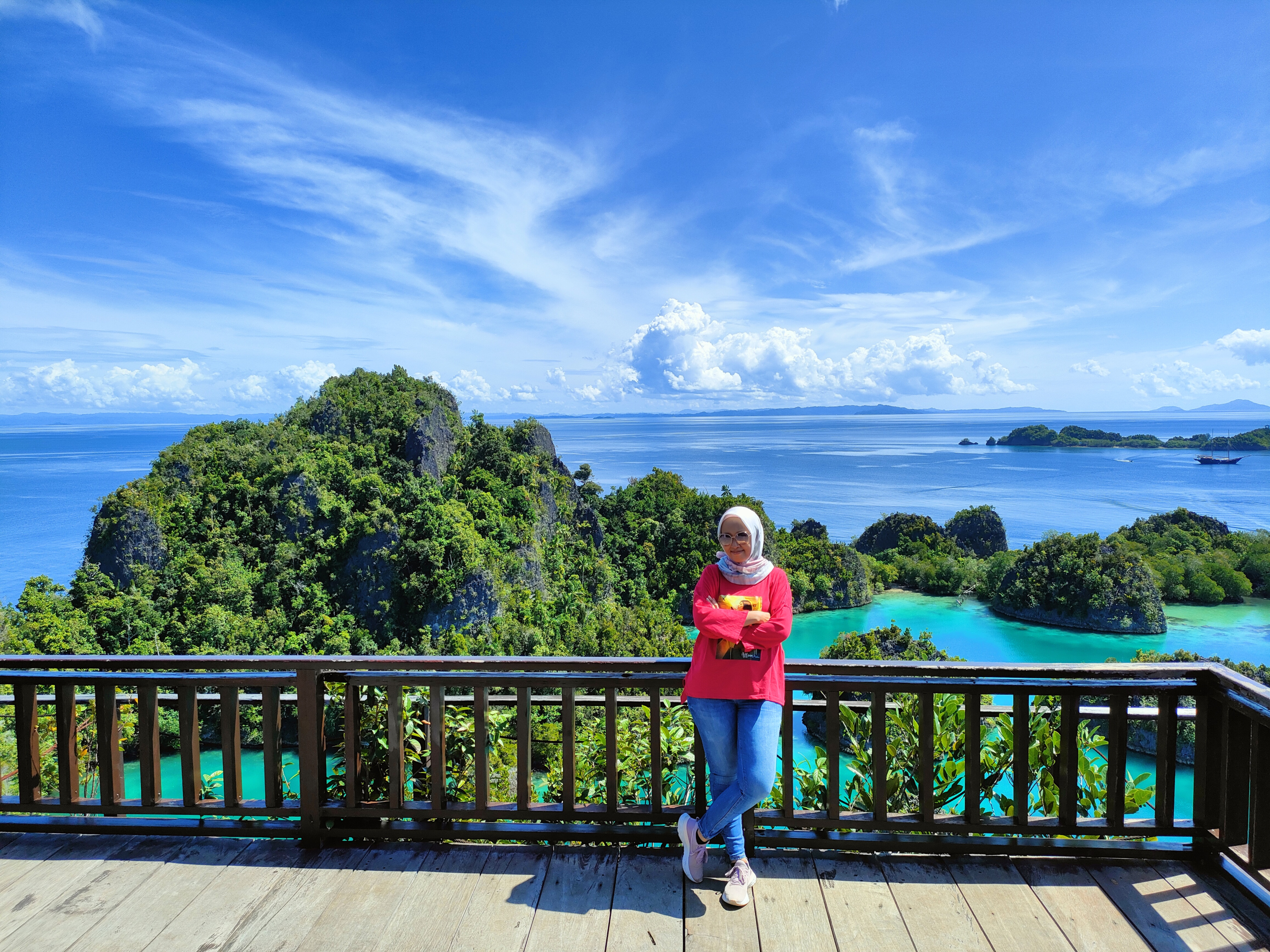 Paket Tour Liburan 3 Hari 2 Malam Raja Ampat Papua BANYAK DIBURU WISATAWAN