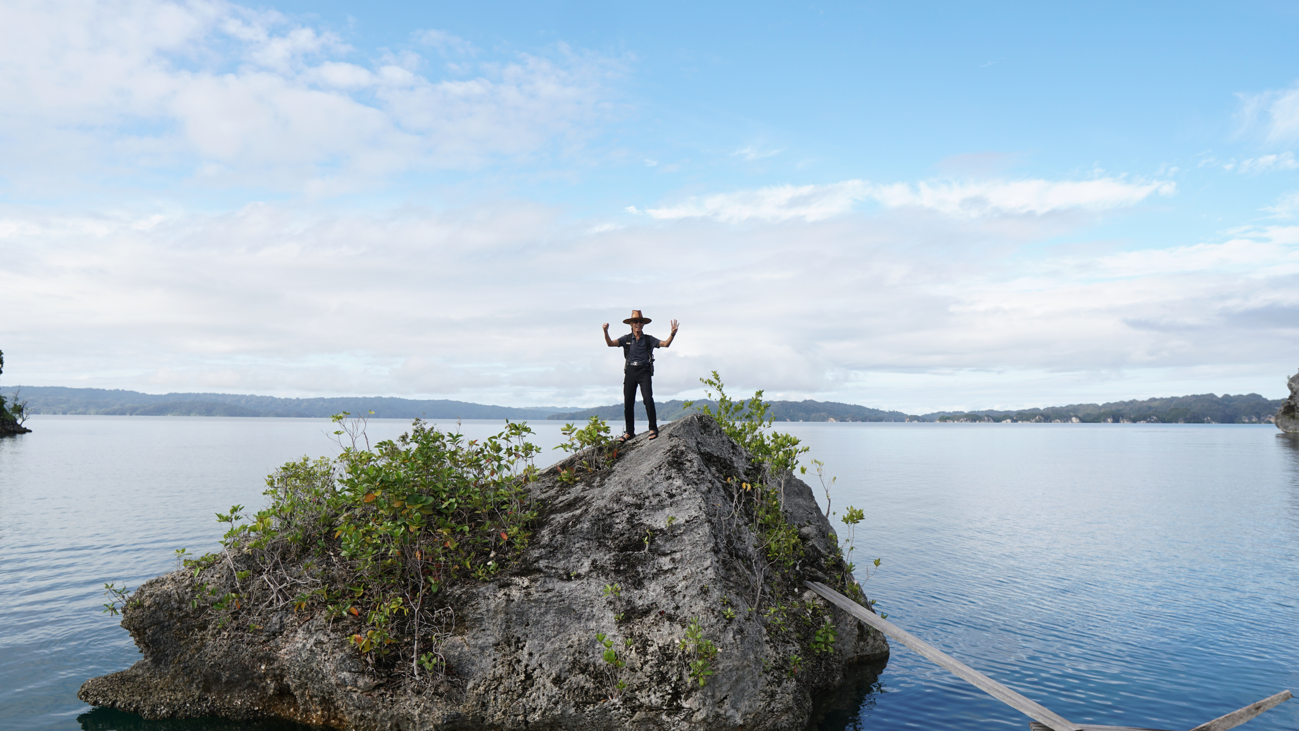 Promo Paket Liburan 5 Hari 4 Malam Tour Raja Ampat PALING DIREKOMENDASIKAN