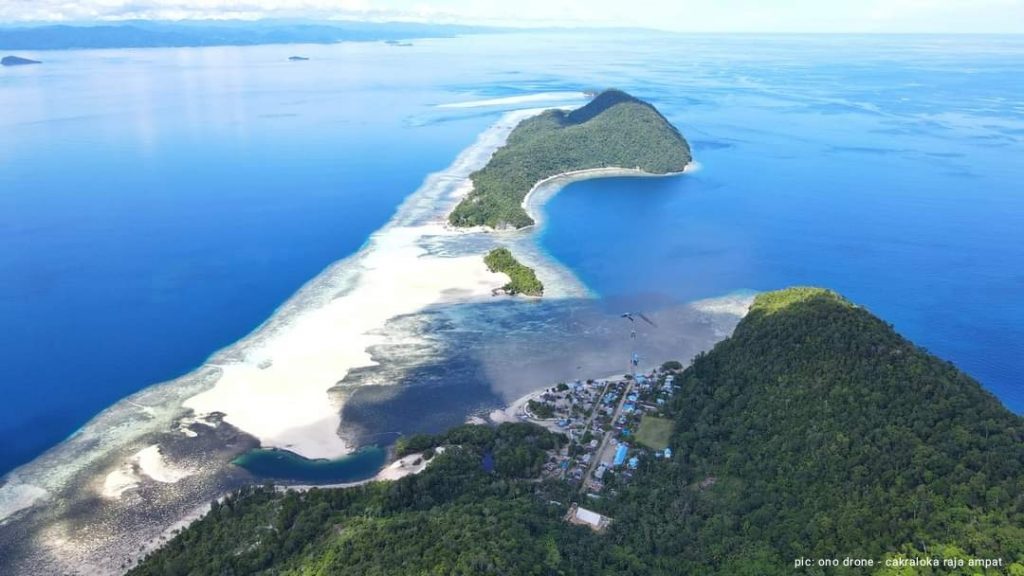 Paket Private Tour Raja Ampat 1 Hari / One Day Trip