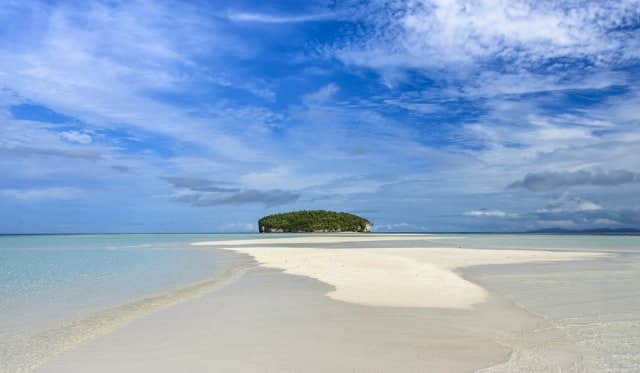 6 Surga Tropis Bagi Pecinta Pantai Di Papua