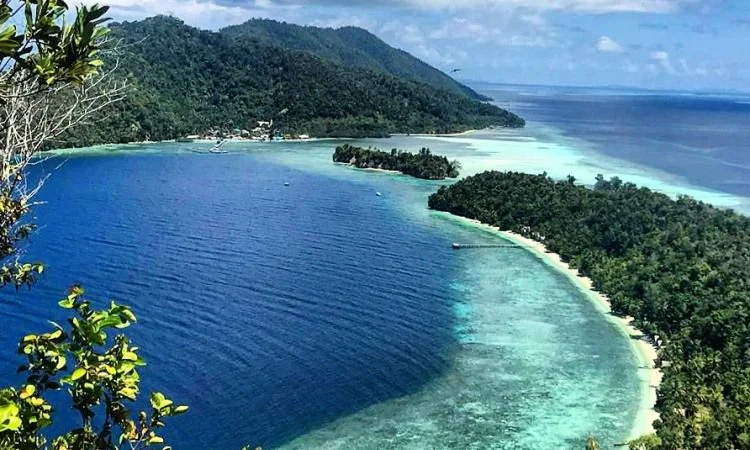 Paket Tour Wisata Raja Ampat 4 Hari 3 Malam