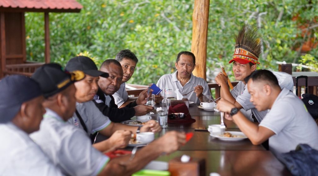 Tour Raja Ampat 2 Hari 1 Malam Menu Halal