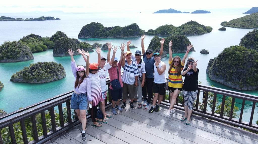Promo Paket Wisata Raja Ampat 3D2N Papua PASTI MEMUASKAN