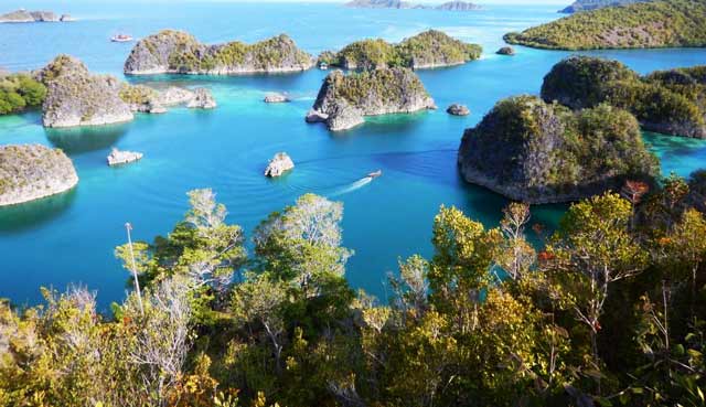 Paket wisata raja ampat 3 hari 2 malam