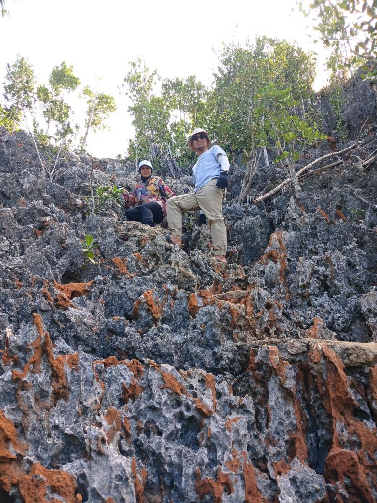 Tips Mendaki Di Raja Ampat Dengan Aman