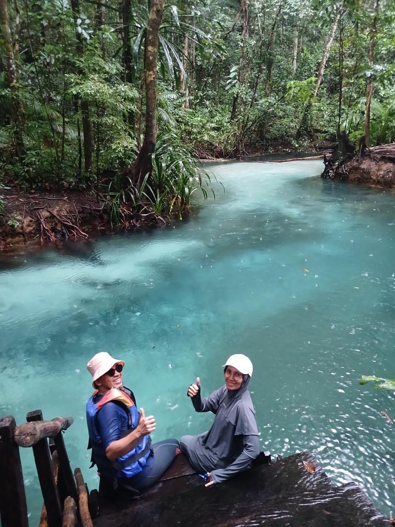 Paket wisata Raja Ampat 4 hari 3 malam trip. Kunjungi Wayag, Piaynemo, dan Arborek. Nikmati keindahan alam yang tak terlupakan.