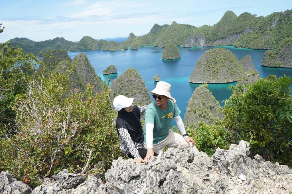 Menyenangkan, Berenang Bersama Hiu Jinak Di Raja Ampat