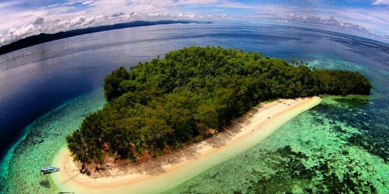 Indahnya Pulau Kelelawar Raja Ampat, Surga Bagi Penyelam Di Seluruh Dunia