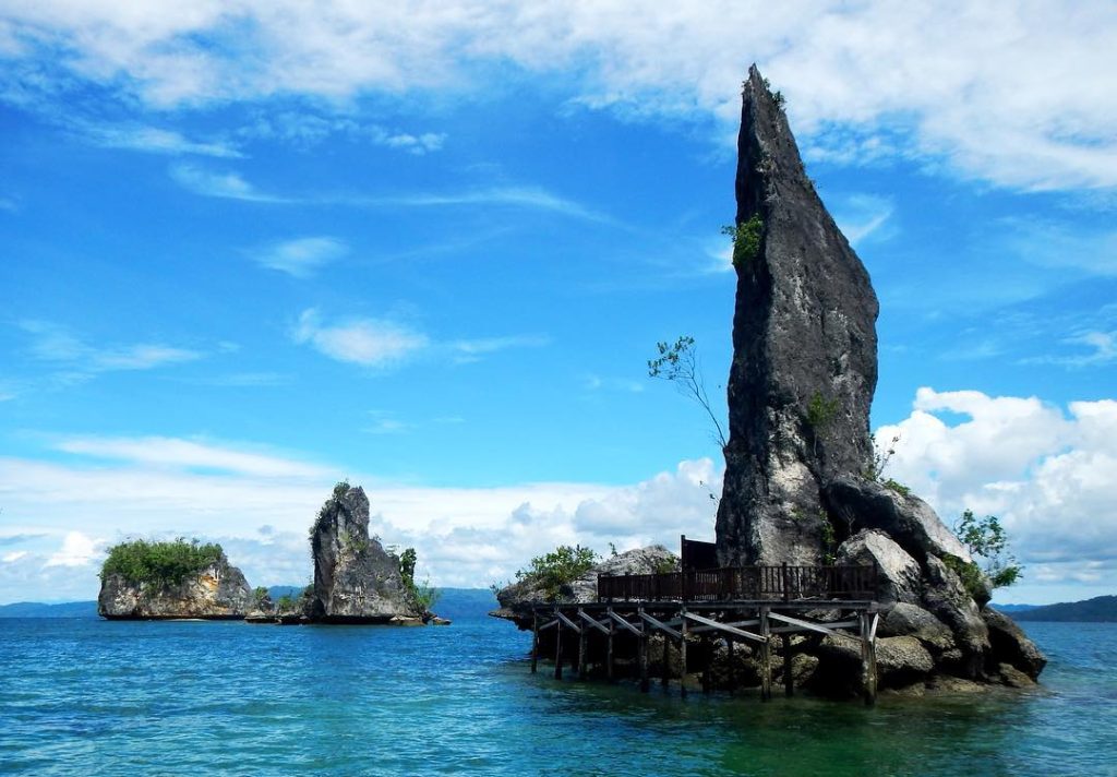 Keunikan Tempat Wisata Teluk Kabui Raja Ampat
