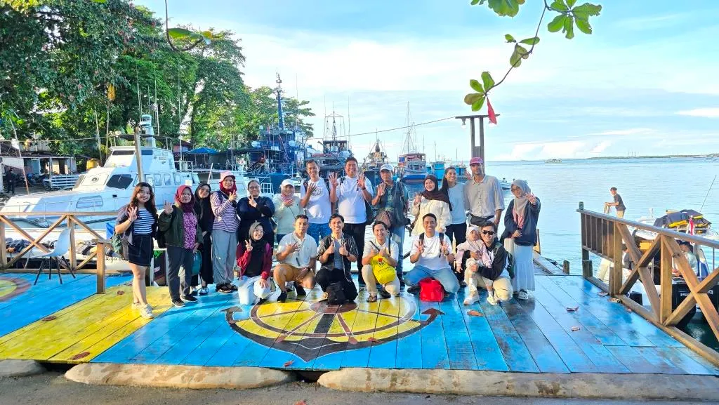 Paket tour Raja Ampat 2 hari 1 malam terbaik. Kami ajak Anda ke Piaynemo, Wayag, dan Arborek. Dapatkan liburan singkat yang paling berkesan dan tak terlupakan.