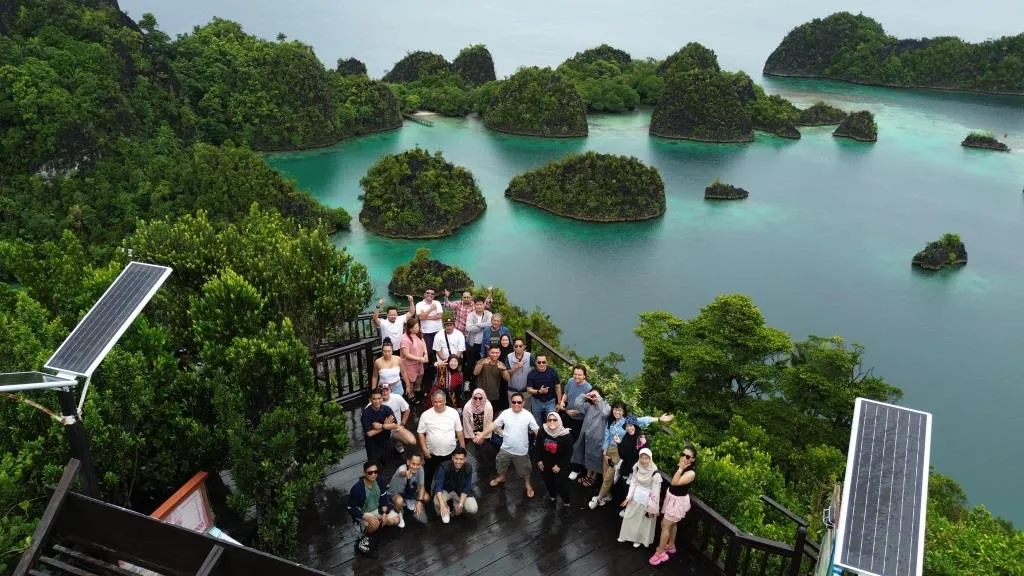 Paket Tour Raja Ampat 5 Hari 4 Malam Tour Berkualitas