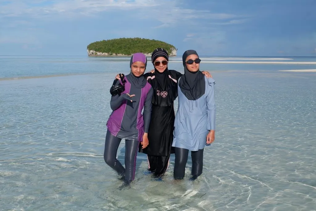 Paket Tour Raja Ampat 6 Hari 5 Malam Waisai