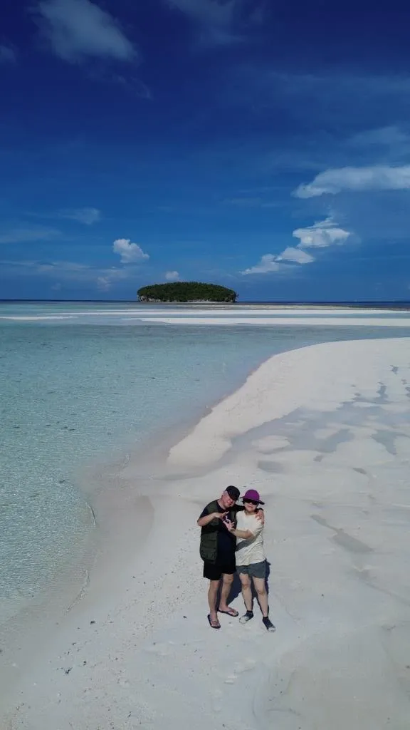 Paket wisata Raja Ampat Misool 2 hari 1 malam. Jelajahi Misool, Danau Ubur-Ubur, dan Teluk Mayalibit. Kagumi keindahan bawah laut.