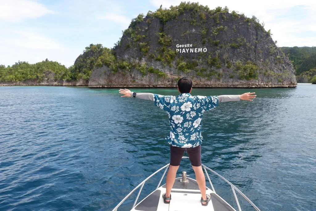 Paket Wisata Raja Ampat 1 Hari Waisai